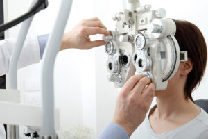 Diopter device for eye exams